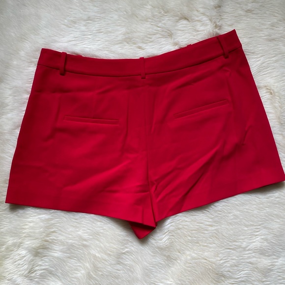 Final Price! Alice + Olivia Dawson V Drop Waist Shorts, Size 14 Red - Picture 2 of 12